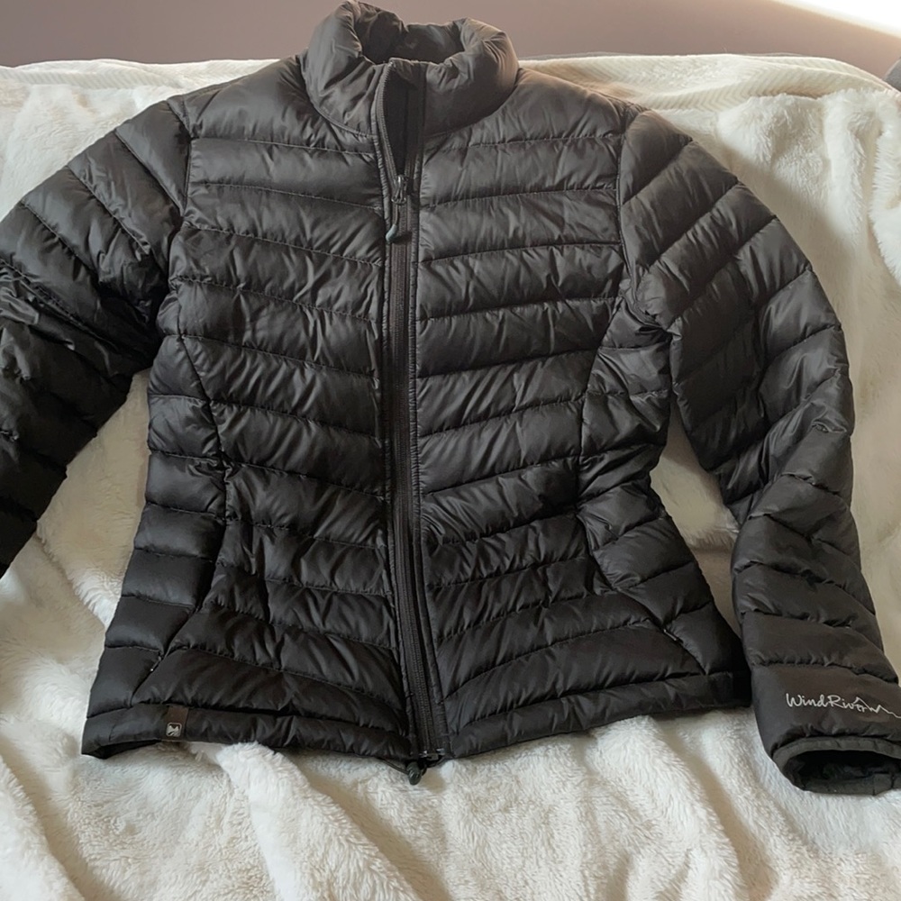 Wind River puffer coat